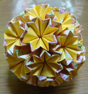 NO.010:小花柄 黄×黄 の５センチ角